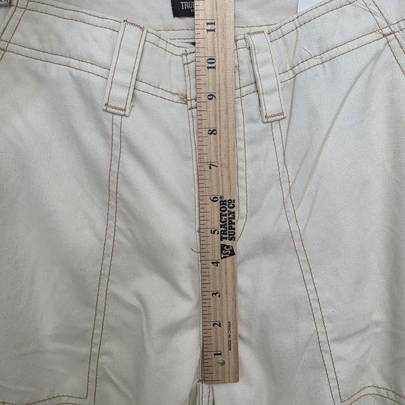 True Religion Cream Cargo Pants with Sturdy Cotton Blend - Picture 5 of 8
